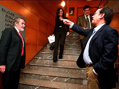 Jaime Mayor Oreja, Edurne Uriarte, Eduardo Uriarte y Nicolás Redondo, ayer antes de la presentación.