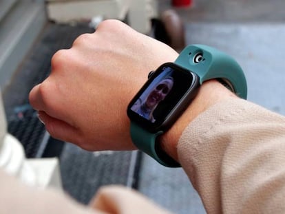 ¿Cámaras en el Apple Watch? Han lanzado una correa que le añade dos a tu reloj