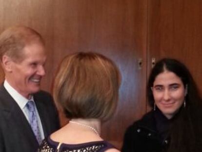 El senador Bill Nelson, junto a la congresista Kathy Castor y la bloguera cubana, Yoani Sánchez.