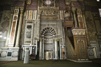 Interior de la mezquita de Al-Rifai en El Cairo (Egipto).