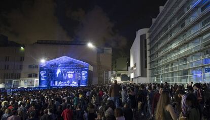 Una actuació a la plaça dels Àngels de la Mercè 2016.