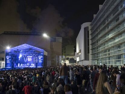 Una actuació a la plaça dels Àngels de la Mercè 2016.