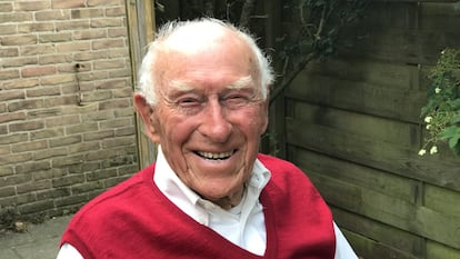 Frits Brockhus, de 102 anos, em sua casa de Zandvoort (Holanda), em 11 de julho.