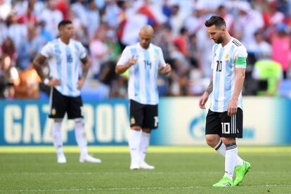 Lionel Messi, de Argentina, alicaído después del gol de Griezmann.