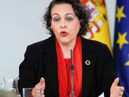 La ministra de Trabajo Magdalena Valerio.