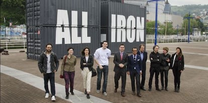 La obra 'All Iron' instaladas en los muelles del Museo Marítimo de Bilbao.