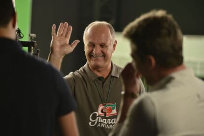 O treinador Scolari, no comercial do Guaraná Antarctica.