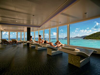 EL TEMPLO DEL RELAX. En los cruceros de NCL hay una máxima: relajación, ante todo. El Mandara Spa, con unas generosas cristaleras y fantásticas vistas al mar, es una tentación diaria.