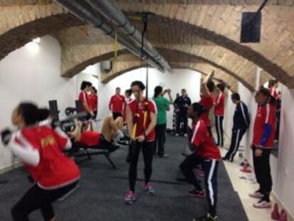 Las jugadoras españolas, durante la sesión de gimnasio de este viernes, en Serbia.