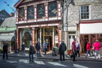 Fachada de la famosa tienda de libros de Richard Booth, en Hay-on-Wye.