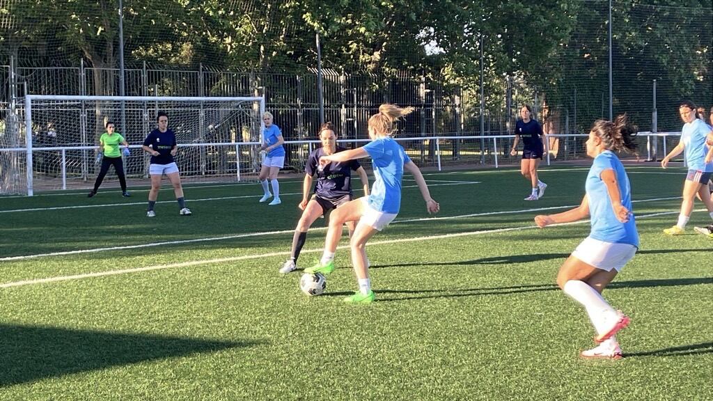 Partido de fútbol femenino de Telefónica, en una foto cedida.