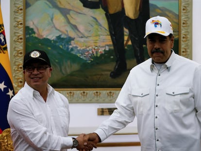 Gustavo Petro y Nicolás Maduro en el Palacio de Miraflores, el 9 de abril.