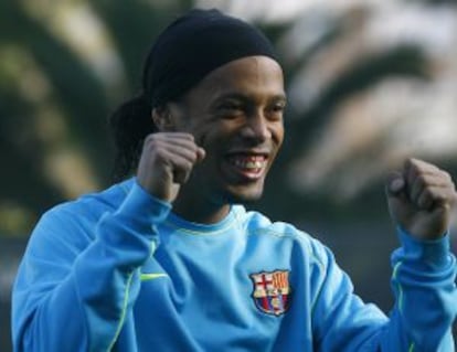 Ronaldinho, durante un entrenamiento con el Barcelona.