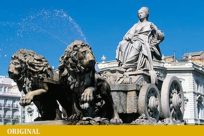 La fuente de la diosa Cibeles, en la plaza homónima, es parte del plan de remodelación urbana que Carlos III impulsó en el Madrid del siglo XVIII. Se construyó en 1782 y permanece desde 1895 en su actual emplazamiento, frente al Ayuntamiento de la ciudad y el Banco de España.