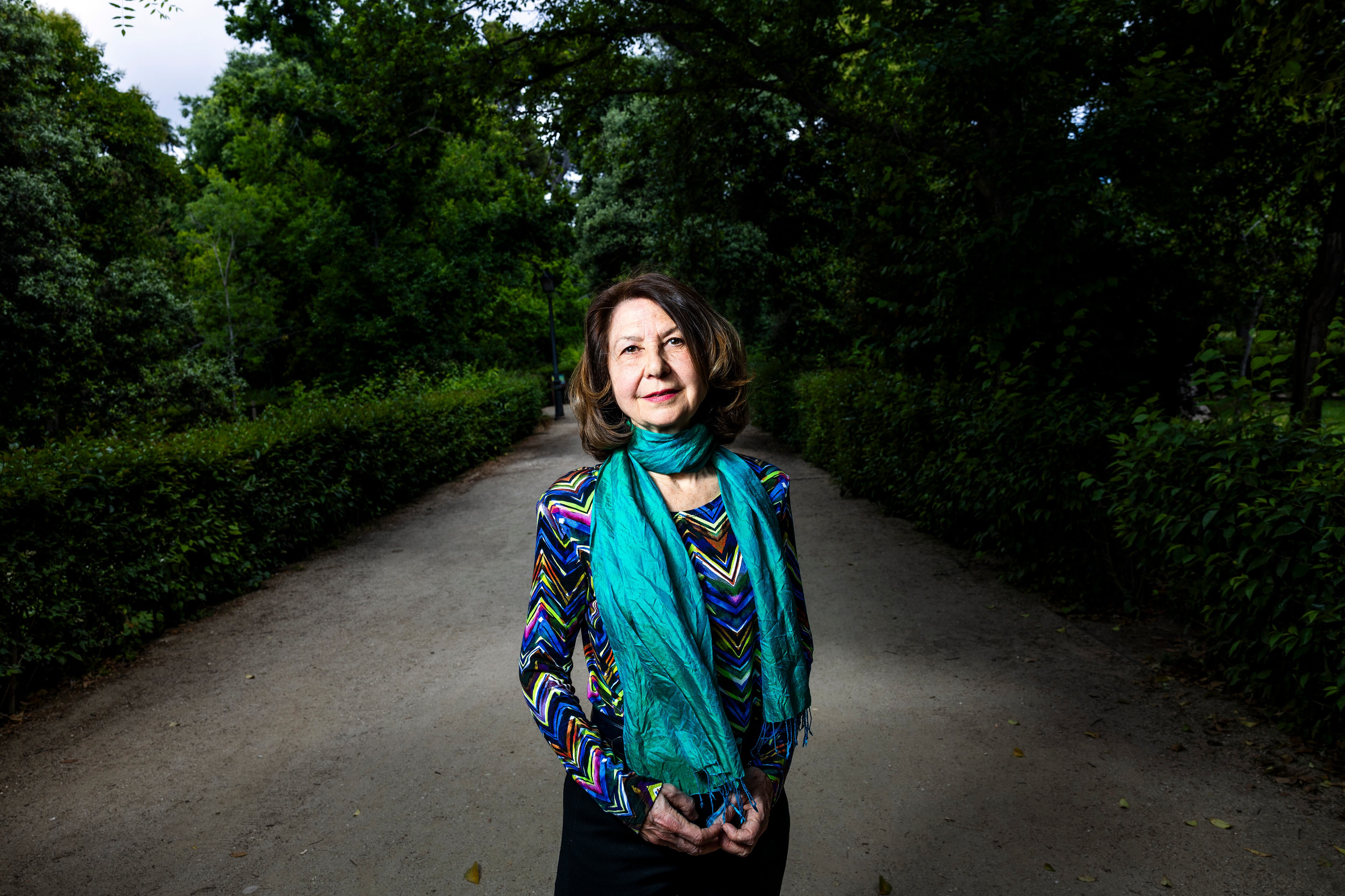 María Victoria Zunzunegui, este martes en el parque del Retiro de Madrid. 