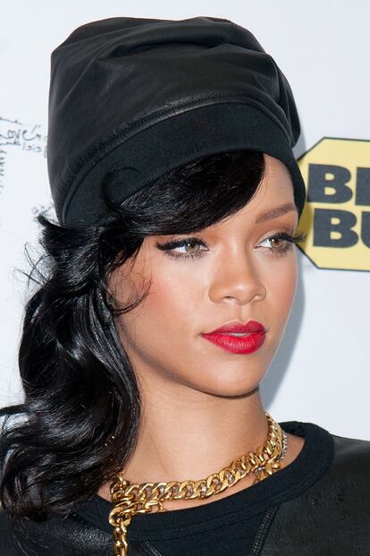 Rihanna no sería la misma sin su seña de identidad en el maquillaje: eyeliner negro.