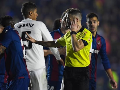 Iglesias Villanueva durante el Levante-Real Madrid del domingo.