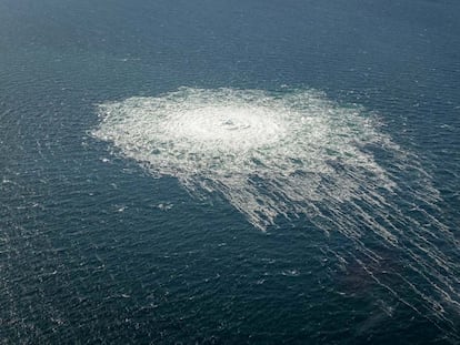 Burbujas de gas del gasoducto Nord Stream 2 tras el sabotaje en las cercanías de Bornholm, en Dinamarca.