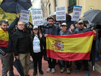 Concentración de militares, el pasado 26 de noviembre, ante el Defensor del Pueblo.