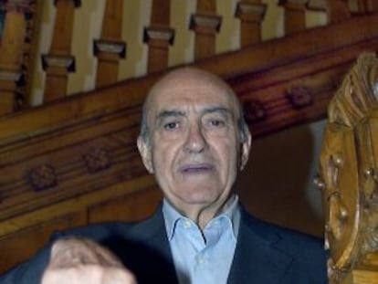 Antonio Lago Carballo, escritor y especialista en historia iberoamericana, en 2004