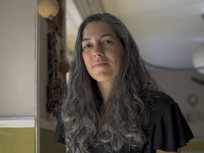 La periodista Diana Moreno en el Gabinete de Historia Natural, en Madrid.