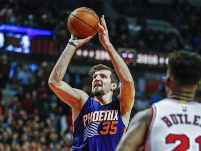 Teletovic lanza ante Butler.