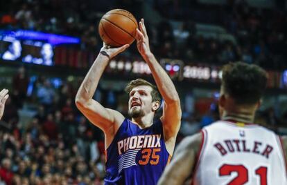 Teletovic lanza ante Butler.