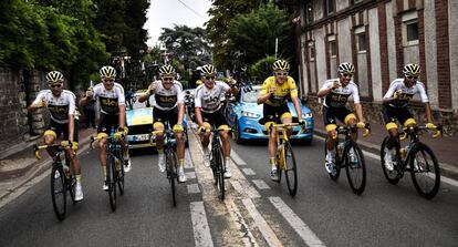 El Sky celebra la victoria deThomas en el Tour 2018.