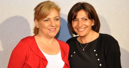 Elena Valenciano y Anne Hidalgo, este jueves en París.