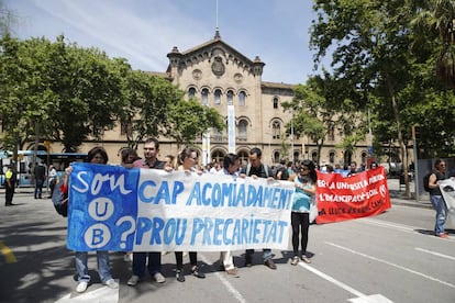 Protesta de los profesores asociados de la UB contra sus condiciones laborales, en 2019.