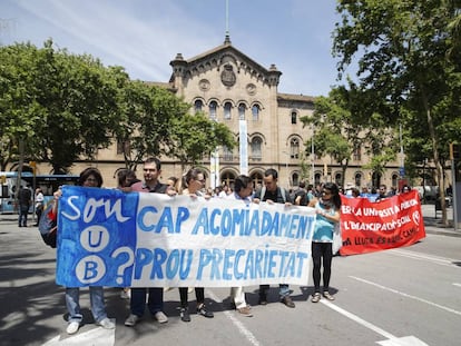 Protesta de los profesores asociados de la UB contra sus condiciones laborales, en 2019.