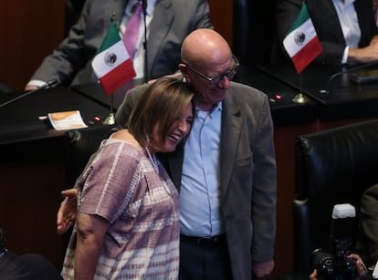 Xóchitl Gálvez y Dante Delgado durante sesión ordinaria en la Cámara de Senadores, el 6 de septiembre de 2023.
