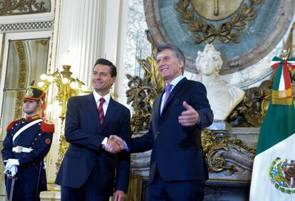 Mauricio Macri recebe a seu par mexicano, Enrique Peña Neto, em agosto passado.