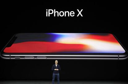 Tim Cook anuncia el nuevo iPhone X.