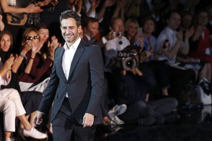 Marc Jacobs, al finalizar su &uacute;ltimo desfile como director creativo de Louis Vuitton, el 2 de octubre en Par&iacute;s.