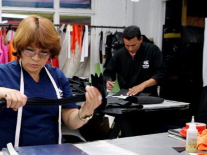 Fotograf&iacute;a de los talleres de Cyclus Manufactura, una empresa que elabora maletas y accesorios en neum&aacute;ticos reciclados para exportarlos a los mercados de Estados Unidos, Europa y Asia.