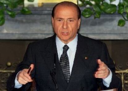 Silvio Berlusconi, en una conferencia de prensa celebrada en su casa de Arcore, Milán, en abril de 2000.