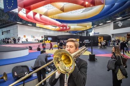 William Ronneburg, originario de Alemania, forma parte de la orquesta juvenil que tocará en el pabellón de la Unión Europea, invitado de honor a la FIL 2023.