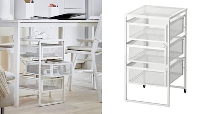 Este producto de almacenamiento de Ikea cuenta con ruedas traseras para que se pueda desplazar de forma idónea.