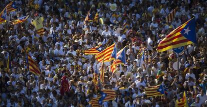 Manifestación celebrando la Diada por las calles de Barcelona, el 11 de septiembre de 2017.