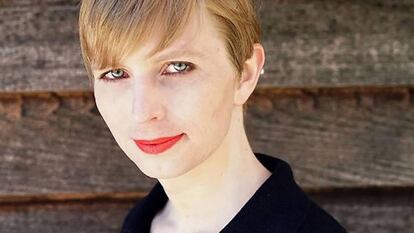 Foto de Chelsea Manning publicada em sua conta no Twitter um dia depois de sair da prisão.