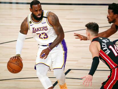 LeBron James, durante un partido de la final de 2020 entre los Lakers y Miami.