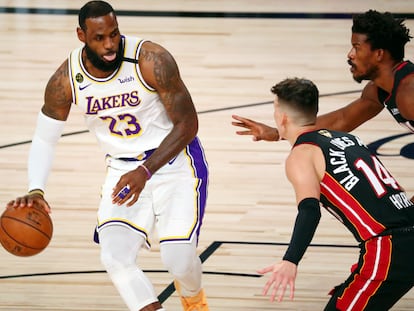 LeBron James durante um jogo das finais de 2020 entre os Lakers e o Miami Heat.