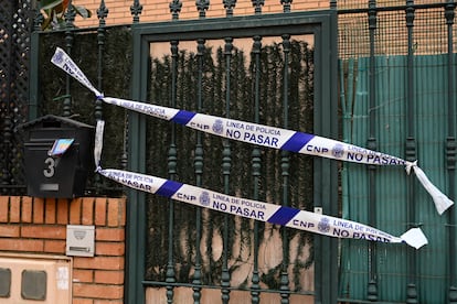 El piso tutelado donde tres menores han asesinado a una educadora social, en la calle Castillo de Benquerencia de la urbanización Guadiana,  en Badajoz.