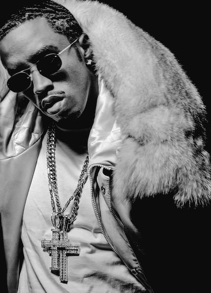 Sean Combs, retratado en 1999, con colgantes de diamante y platino, material que en la época rivalizó con el oro.
