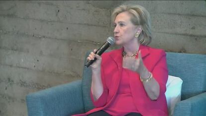 Hillary Clinton durante el turno de preguntas en Twitter.