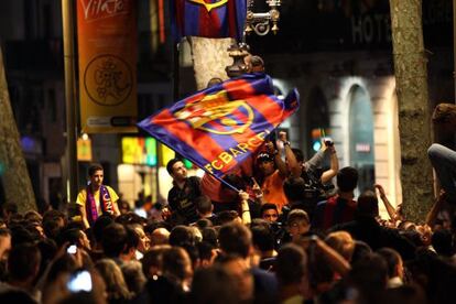 Los aficionados festejan el título de la Copa del Rey
