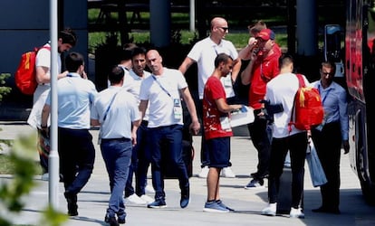 Rubiales, en el centro, durante la salida de la selección de Rusia.