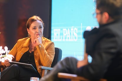 Pepa Bueno durante la charla con el presidente chileno, Gabriel Boric.