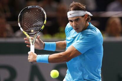 Nadal devuelve una bola a Granollers.